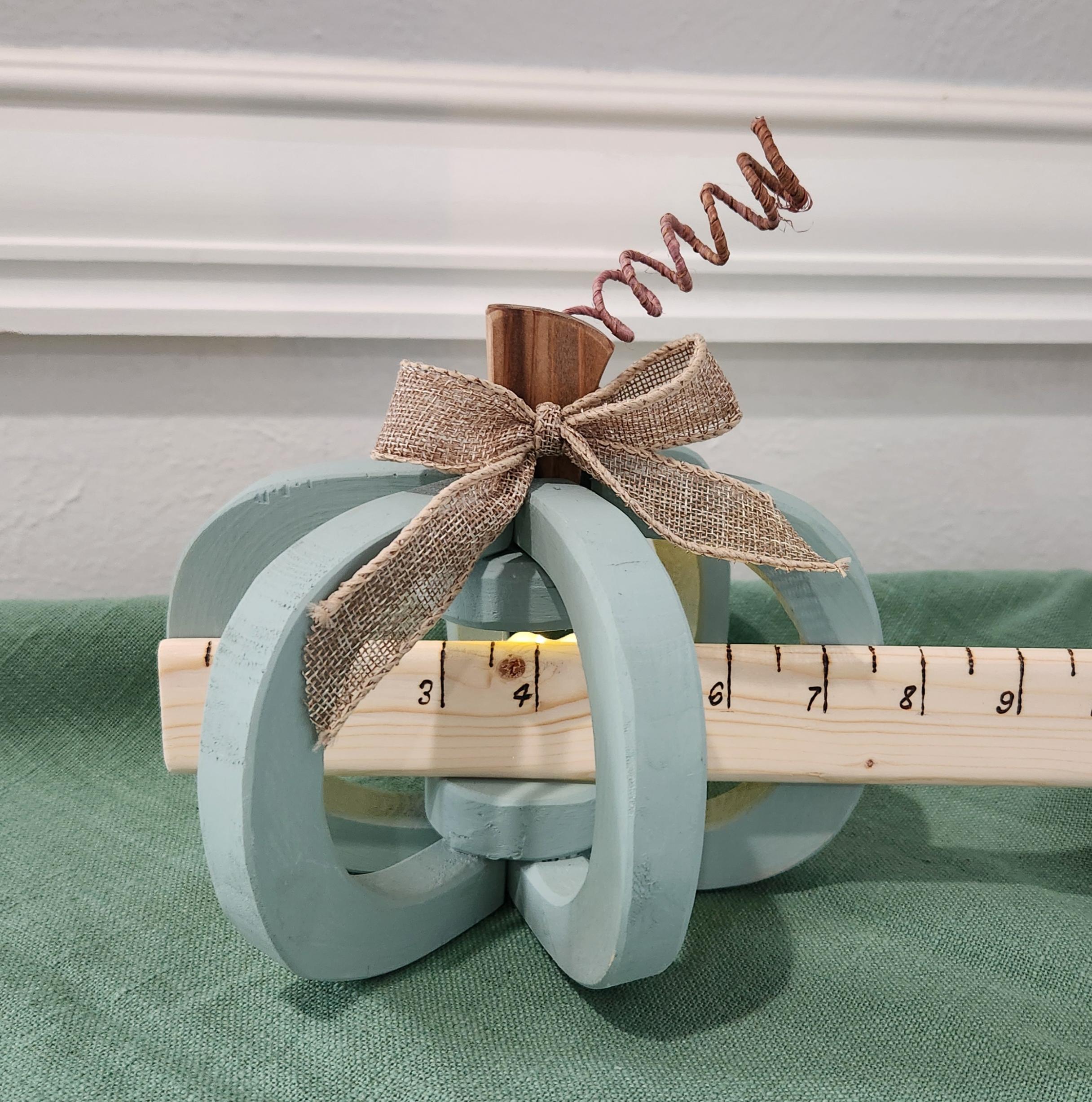 Small Pumpkin 7.5 inches wide
 Small Pumpkin 7.5 inches wide